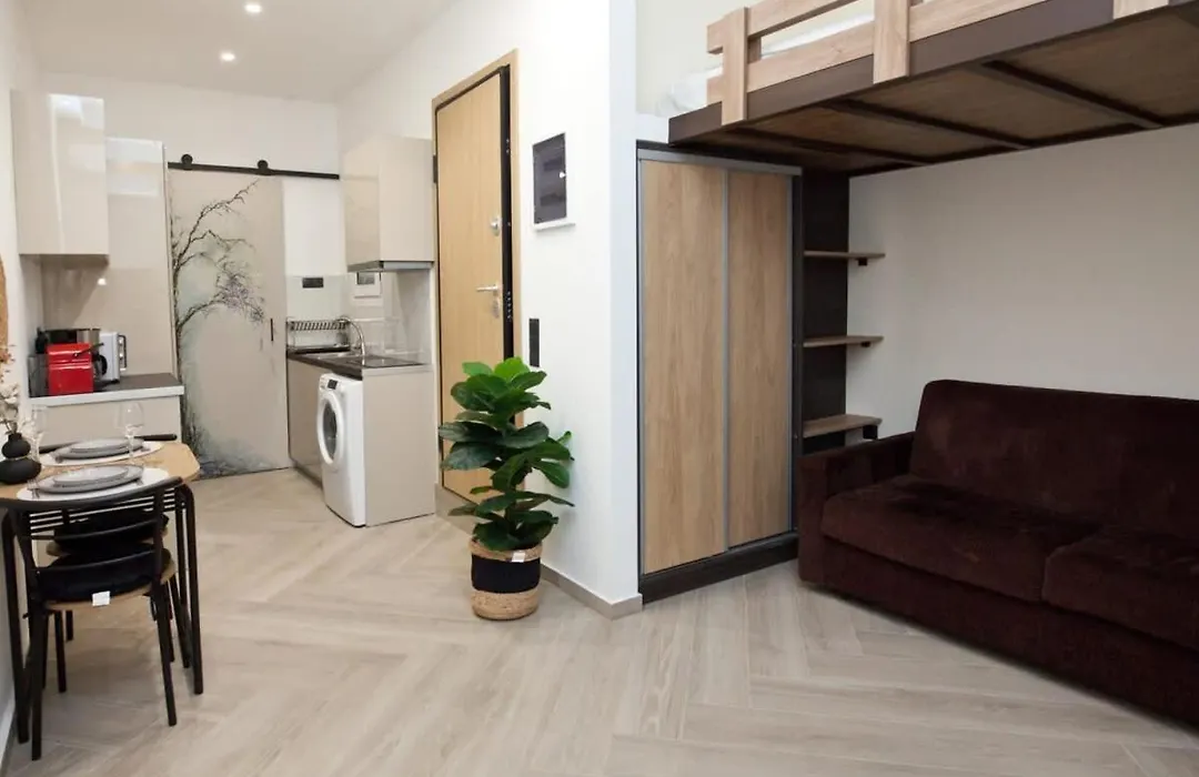 Central Studio Oasis For Urban Explorers